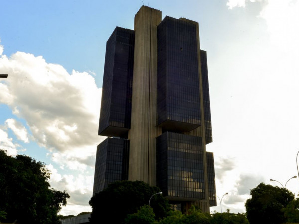 Entidades do setor produtivo criticam aumento da Selic