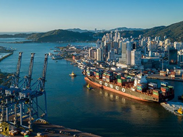 complexo portuário de Itajaí