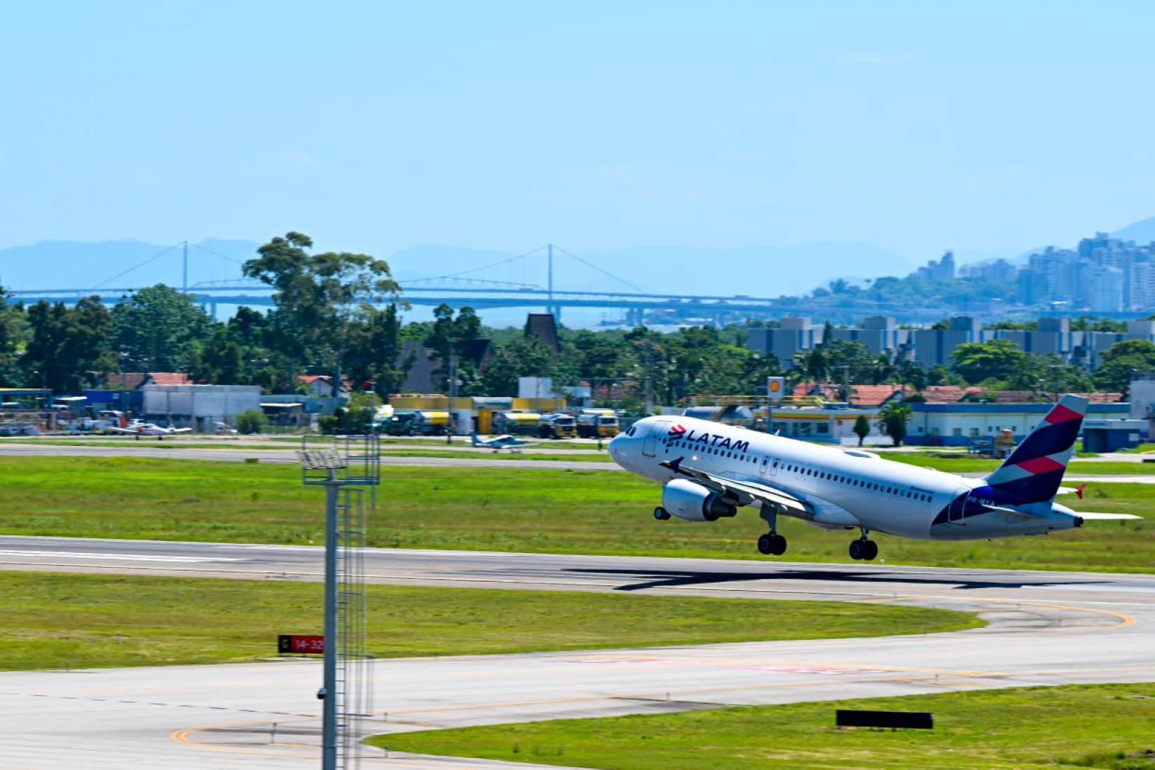 Florianópolis-Buenos Aires/Ezeiza terá voos diários a partir de 1º de janeiro de 2026.