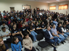 Público lotou auditório em União do Oeste para discutir a estadualização de estradas que ligam Pinhalzinho, União do Oeste, Jardinópolis e Quilombo