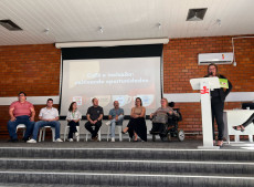 De acordo com a gerente de Recursos Humanos da FAHECE, Bianca Brasil, a inclusão de PCDs é um objetivo estratégico, acompanhado mensalmente pela Fundação.