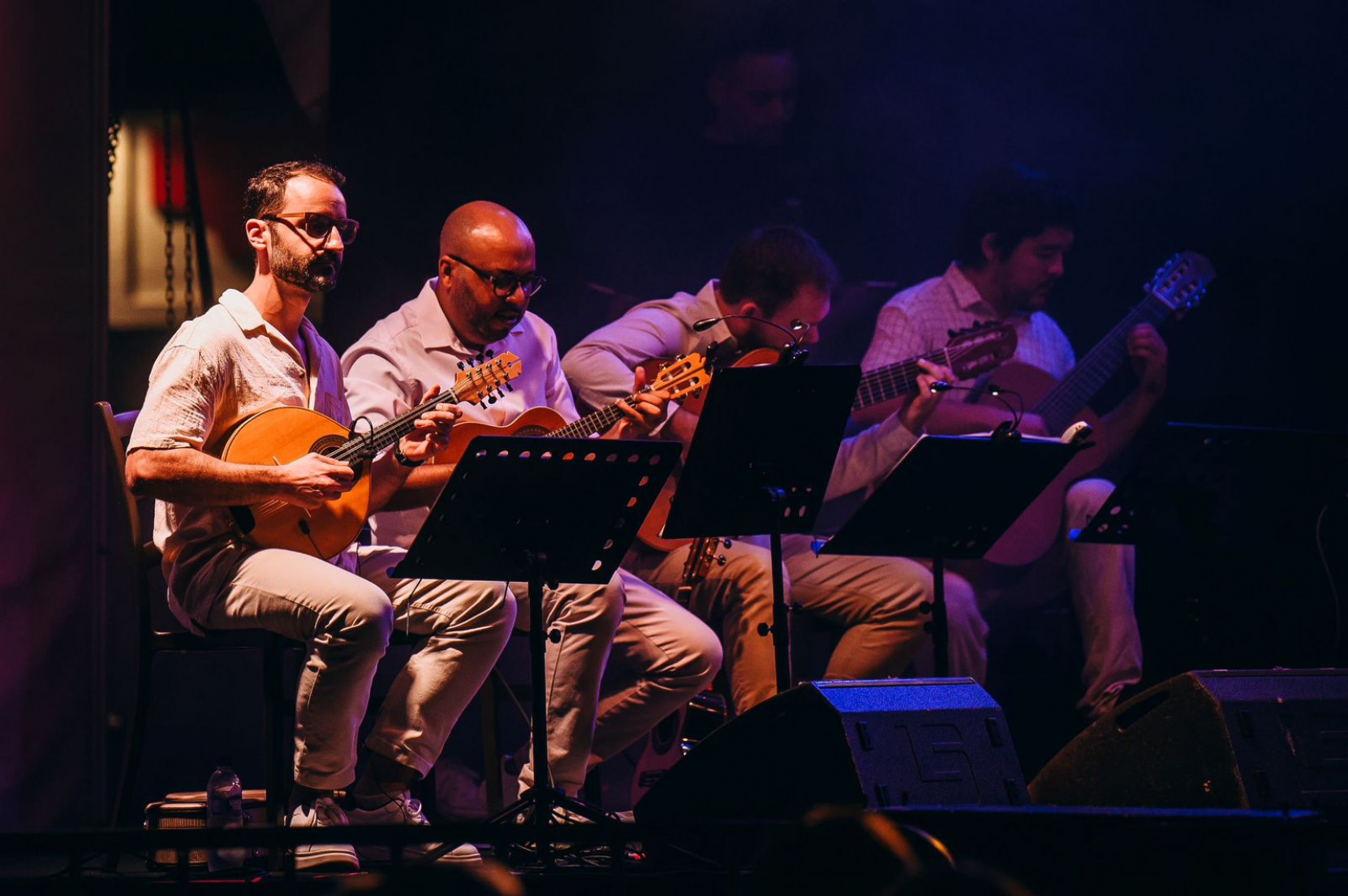São Bento do Sul recebe pela primeira vez a Orquestra Brasileira para um espetáculo memorável ao ar livre. O concerto "Origens - A Trilha da Nossa Música", com regência de Luiz Gustavo Zago, homenageia a música brasileira com projeções na Igreja Matriz. Evento gratuito e acessível.