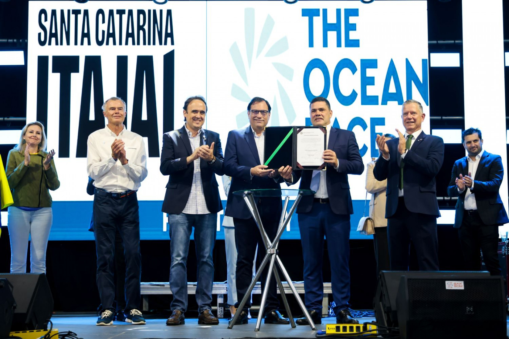 m Itajaí, governador em exercício de SC assina liberação de recursos para a The Ocean Race