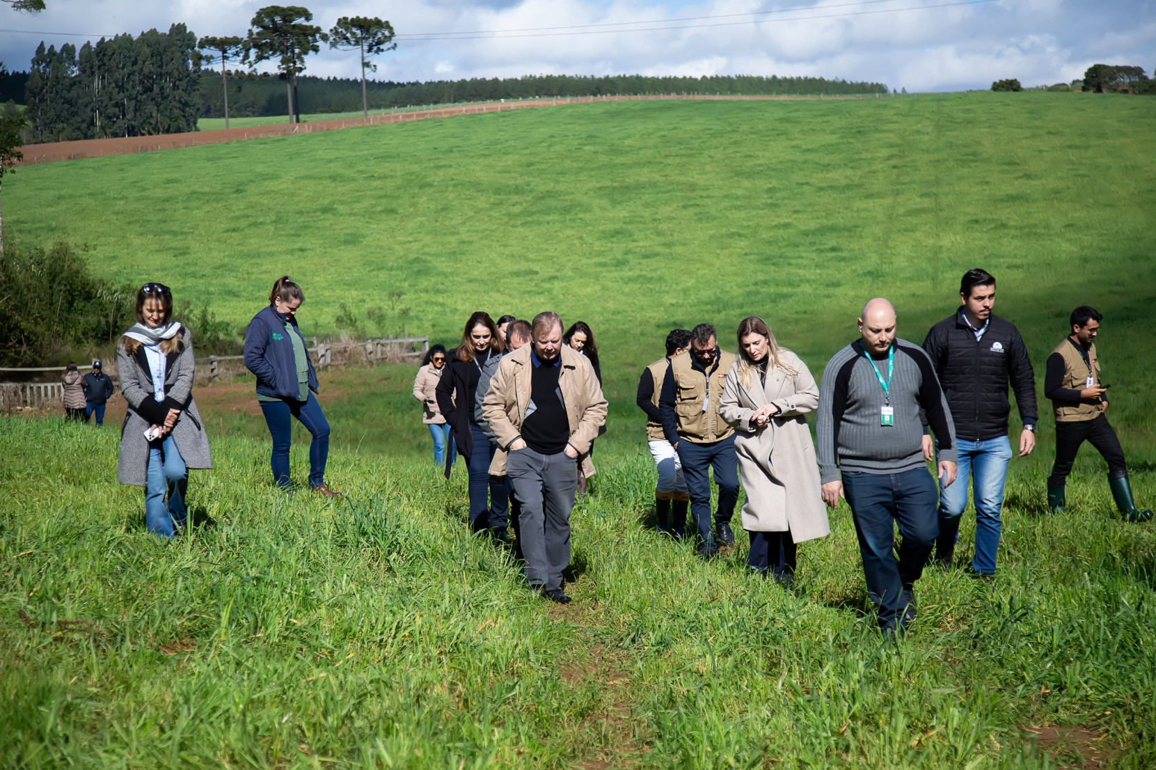 Representantes da CNA, da Faesc e do Sindicato Rural com os empresários rurais. (Foto: Moisés Gonçalves)