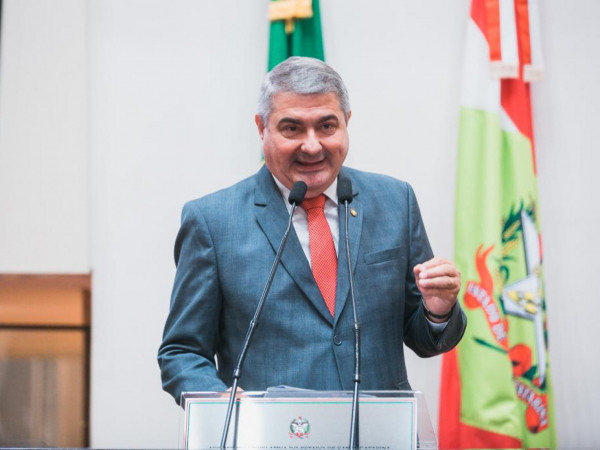 O deputado estadual Antídio Lunelli (MDB) cobra a recuperação urgente da SC-154 entre Faxinal dos Guedes e Ipumirim