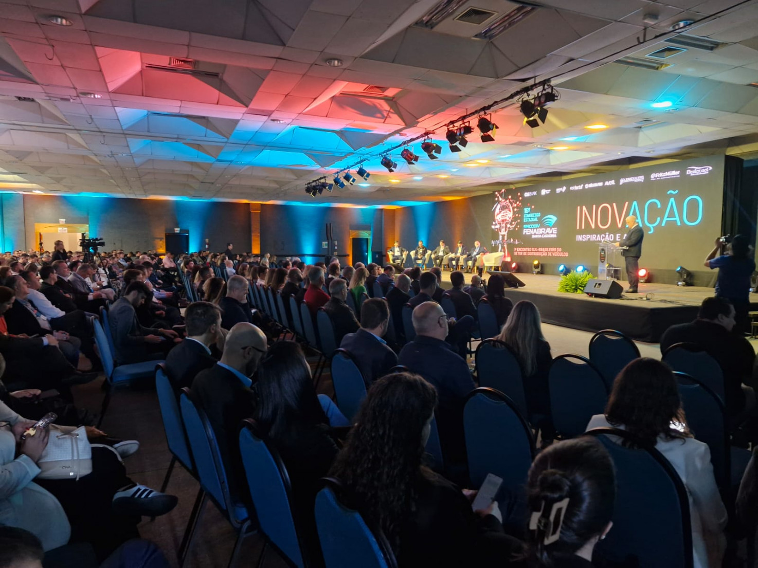 16º Congresso Estadual Fenabrave-SC marca nova era com o 1º Encontro Sul-Brasileiro do Setor de Distribuição de Veículos Automotores