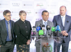 Júlio Garcia abriu o Alesc Itinerante de 2025, em São Miguel do Oeste, na manhã de terça-feira, 10, acompanhado dos deputados integrantes da Bancada do Oeste e do deputado Napoleão Bernardes