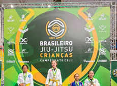 Valentina Ferreira foi campeã na categoria infantil 2, na graduação de faixa amarela e peso pena 
