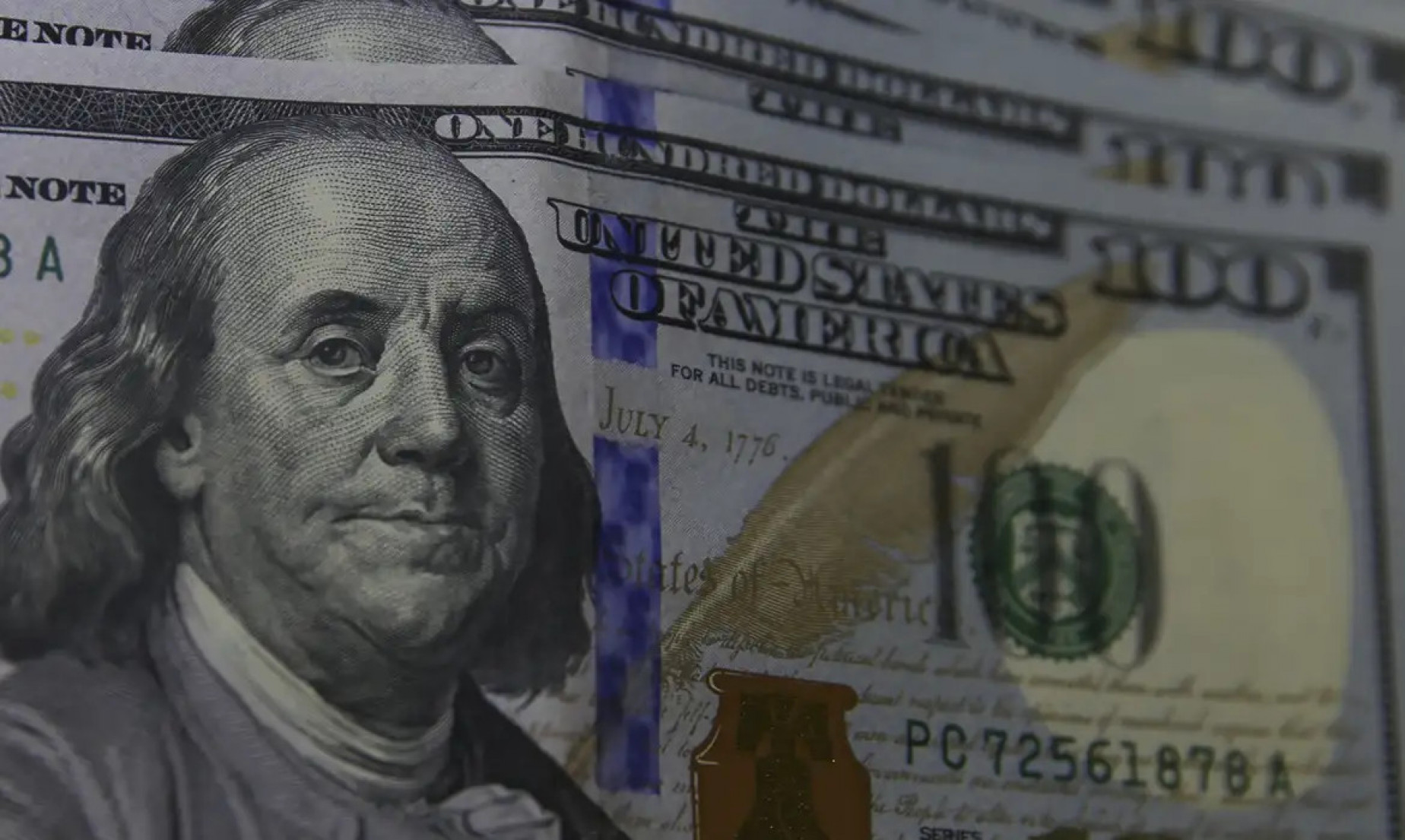 Dólar sobe para R$ 5,55 com votação de decreto do IOF
