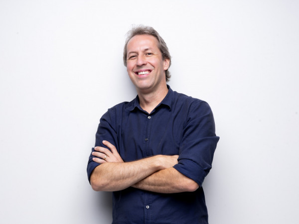 Por Carlos Rocha dos Santos é Jornalista, Publicitário, Professor e Gestor de Imagens.