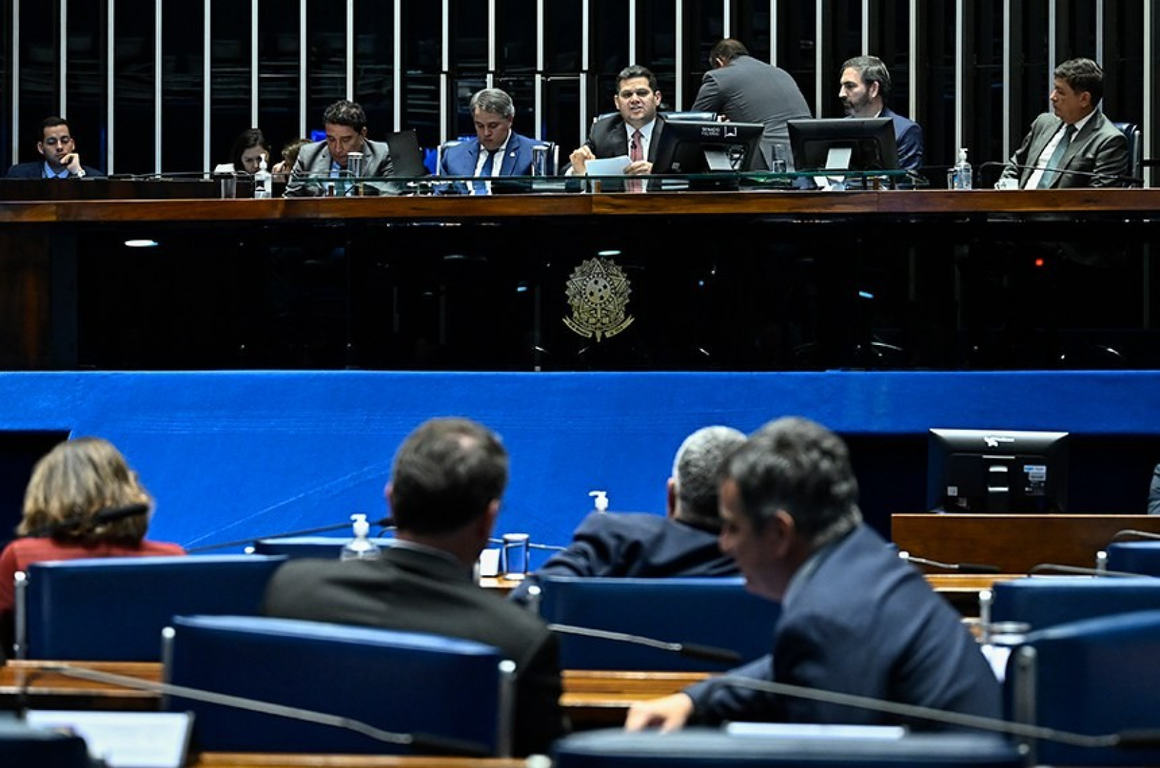 Foram 41 votos favoráveis e 33 contrários