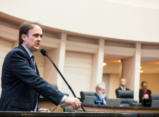 Deputado Carlos Humberto (PL) discursa na tribuna