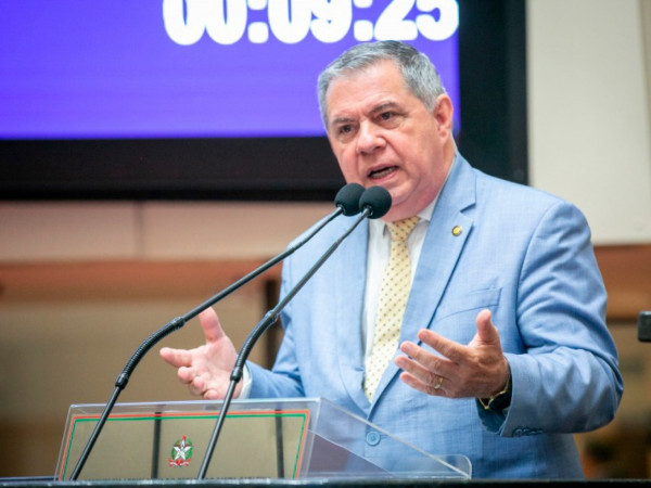 O deputado Mário Motta (PSD) utilizou a tribuna da Alesc para cobrar a reabertura da emergência pediátrica do HU-UFSC, fechada desde maio de 2023, e alertou para fragilidades na estrutura da saúde em SC.