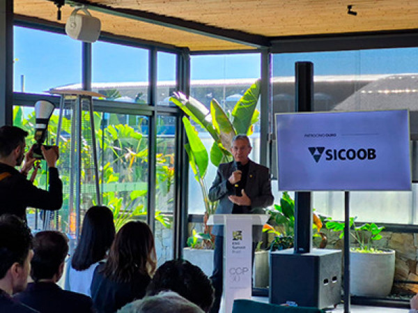 Evento em Florianópolis reuniu especialistas e lideranças políticas e empresariais para debater soluções sustentáveis e oportunidades de negócios