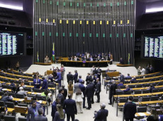 Deputados na sessão do Plenário de quarta-feira, 2 de julho

