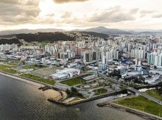  A partir da análise dos projetos, a Prefeitura de São José selecionará a melhor proposta e abrirá uma licitação para construção dos complexos náutico e de eventos na Beira-Mar de São José.