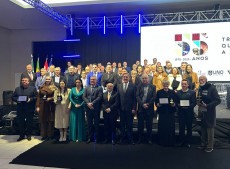 A universidade homenageou 55 egressos da instituição