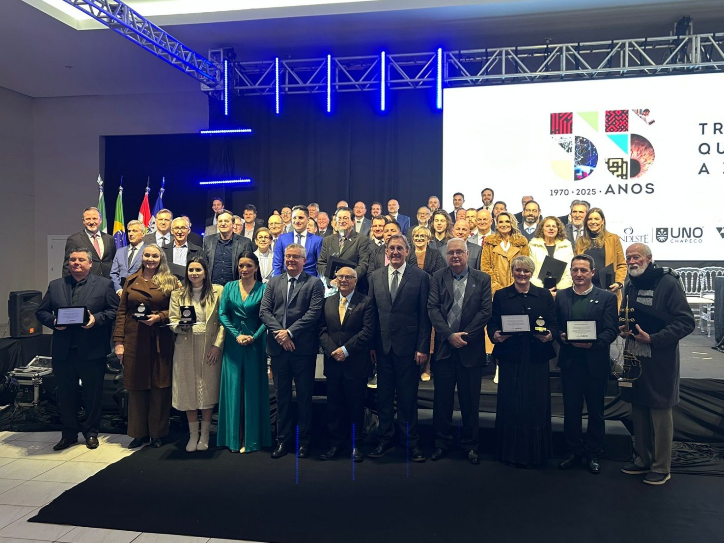 A universidade homenageou 55 egressos da instituição