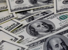 Dólar sobe para R$ 5,54, mas fecha distante da máxima do dia