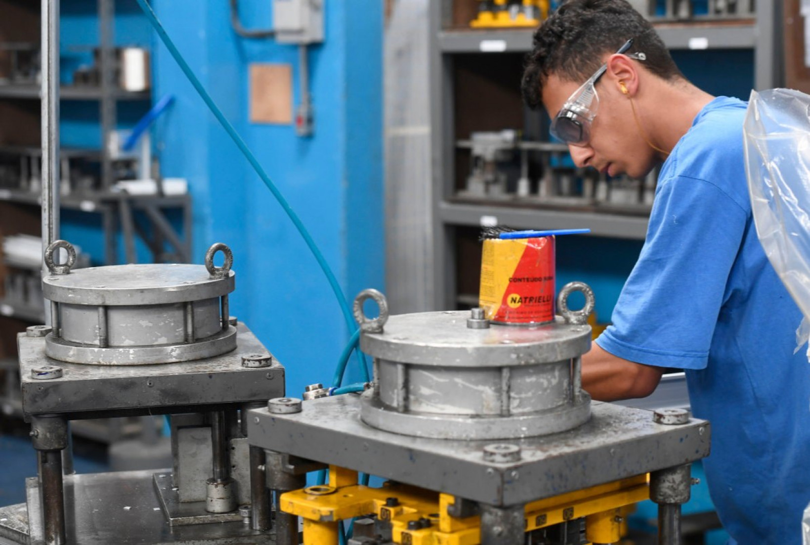 produtos de metal, móveis e máquinas e equipamentos puxam resultado