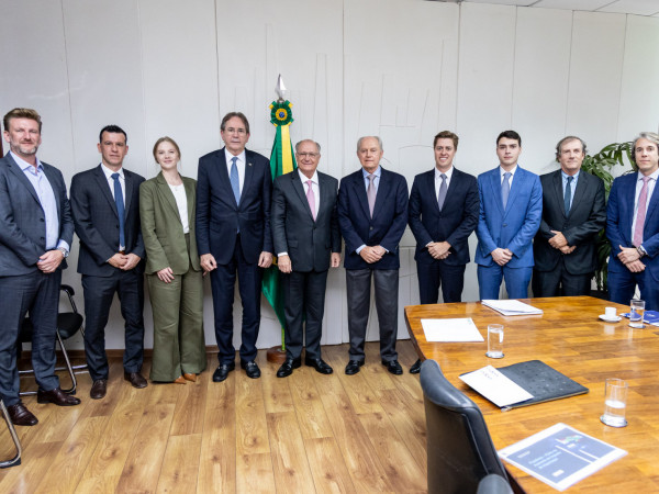 Reunião foi realizada em Brasília nesta quarta-feira, dia 16