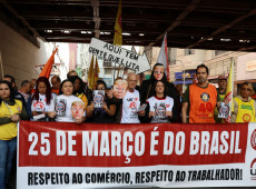 Ato de trabalhadores na 25 de Março repudia interferência de Trump