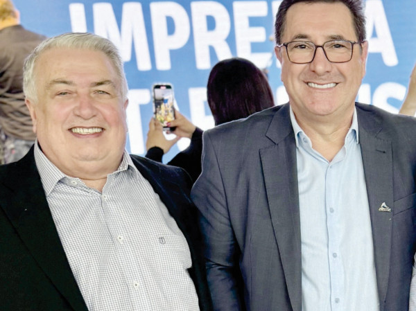 Presidente do Sindejor/SC Ailton Carlos Coelho com o vice José Roberto Deschamps
