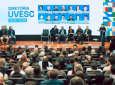 Evento contou com a presença de representantes de diversos poderes e órgãos públicos
