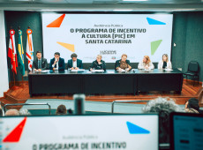 Audiência da Comissão de Educação e Cultura da Alesc foi realizada na noite desta segunda-feira (18)
