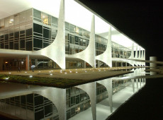 Governo vai se reunir com big techs para discutir projeto de lei que regulamenta redes sociais no Brasil