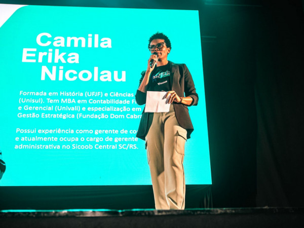 Camila Nicolau