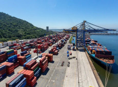 Gecex sobretaxa resinas plásticas dos Estados Unidos e do Canadá