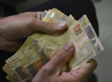 Proposta do Orçamento de 2026 prevê salário mínimo de R$ 1.631
