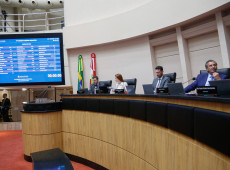 Plenário da Assembleia Legislativa, durante a votação dos projetos de lei, na tarde desta terça (2)
