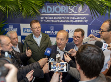 Jorginho Melo, em coletiva aos jornais da Adjori/SC, no Congresso Estadual da Associação.