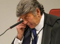 ministro Luiz Fux, do Supremo Tribunal Federal (STF), votou nesta quarta-feira (10) por afastar a imputação do crime de organização criminosa armada na ação penal sobre uma trama golpista 