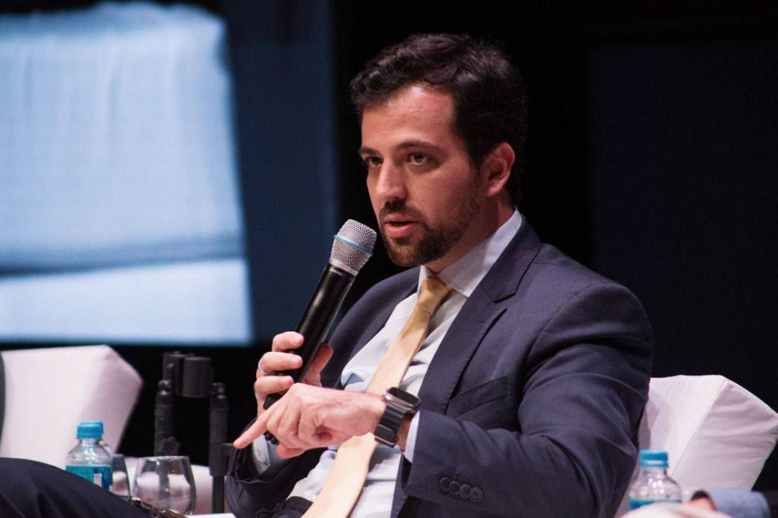 
Diretor do BNDES apresenta nova linha para exportadoras.