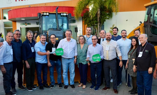 Evento contou com a presença do Ministro Fávaro, da parlamentar Ana Paula Lima, do presidente do Sebrae Nacional, Décio Lima, e de lideranças locais  