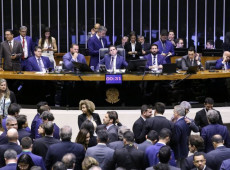 a proposta vai beneficiar diretamente 15,5 milhões de pessoas, enquanto cerca de 140 mil pessoas serão atingidas na compensação da isenção. 

