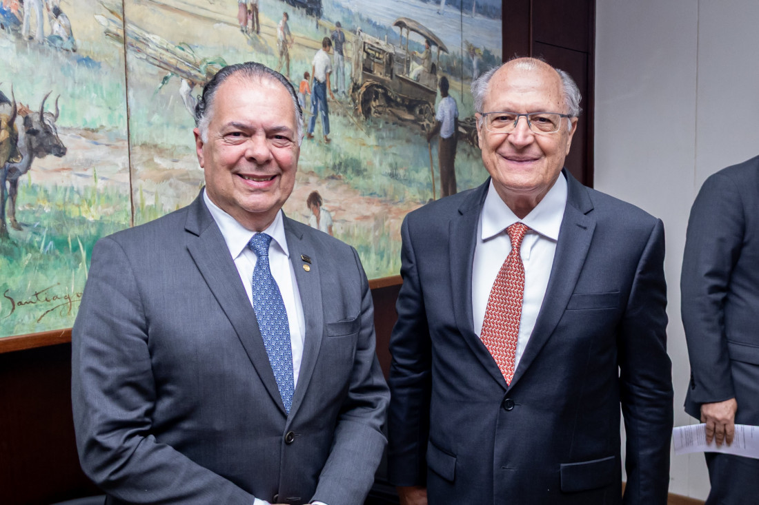 
Encontro foi marcado pela bancada parlamentar catarinense para buscar solução para os setores de madeira e móveis. 