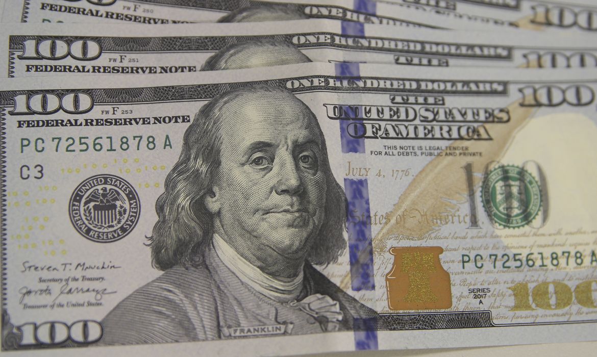 Dólar dispara para R$ 5,50 com tensão entre EUA e China