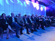 Lideranças do Sebrae, do meio político e empresarial marcaram presença no evento, que reuniu membros do Executivo municipal de todas as regiões de Santa Catarina    