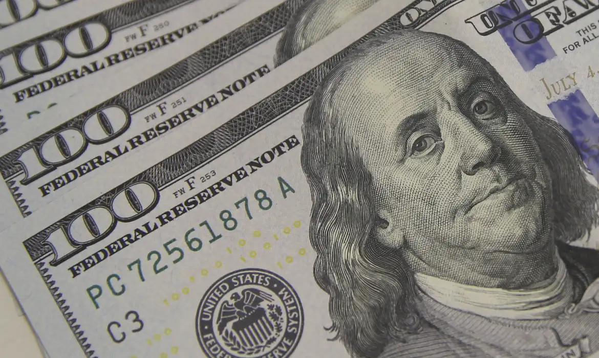 Dólar cai para R$ 5,46 com alívio nas tensões entre EUA e China