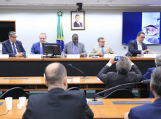 A médica Merabe Muniz relatou que candidatos brasileiros foram removidos de seus locais de trabalho para dar lugar a médicos cubanos
