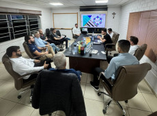 O encontro aconteceu na sede da Unidas Chevrolet e contou com a presença de empresários do setor, representantes da ACIRS e da diretoria executiva do Sincodiv-SC Regional Fenabrave SC