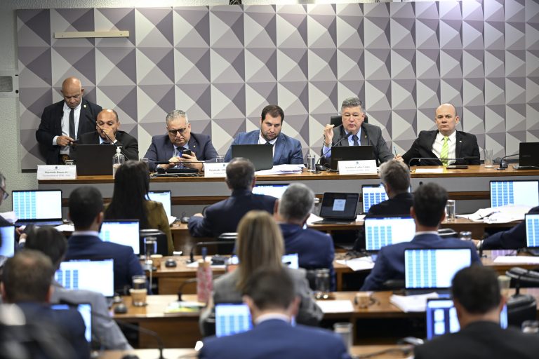 Base governista impediu convocação de Fri Chico e o pedido de prisão preventiva do presidente do Sindnapi, Milton Cavalo Batista,