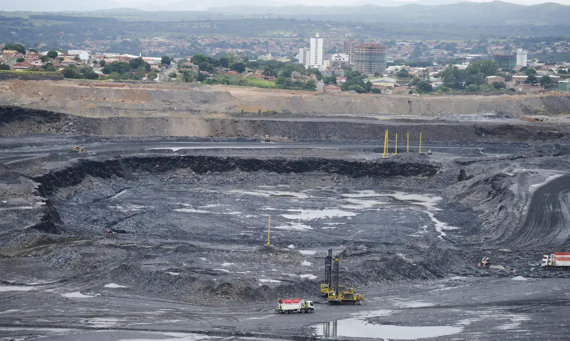 Setor mineral fatura mais de R$ 76 bilhões no 3º trimestre deste ano