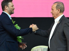 Jorginho Mello e prefeito de Joinville estudam gestão do Hospital São José