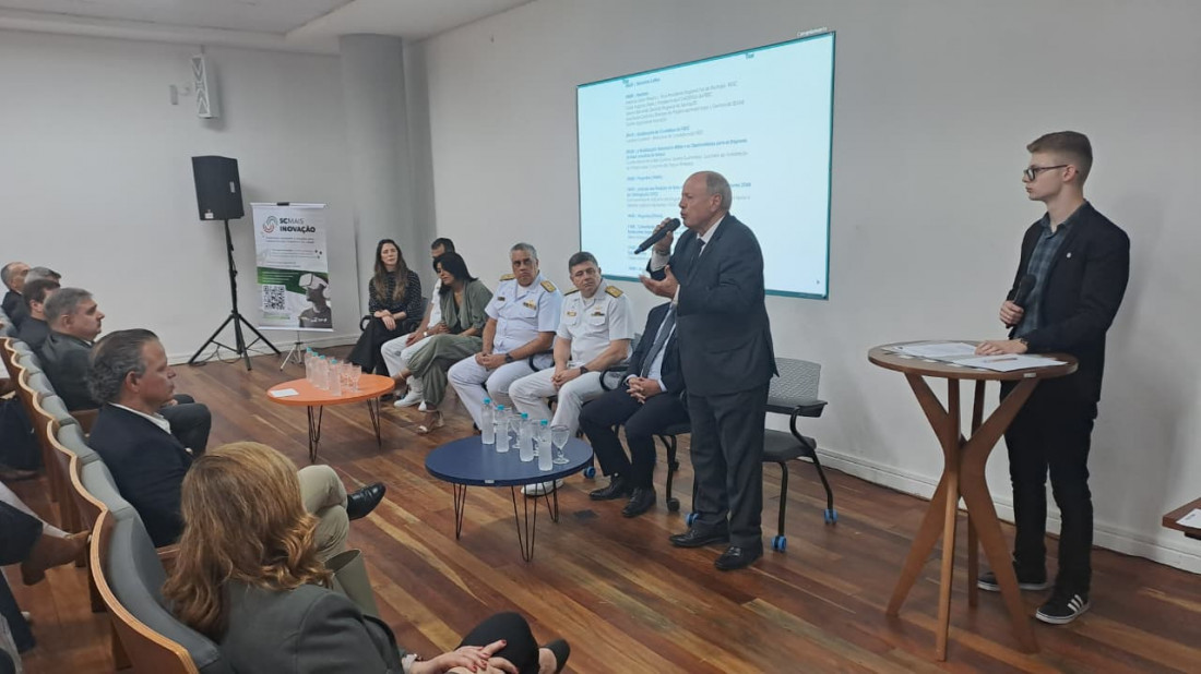 Itajaí desponta como polo de defesa a partir de experiência com fragatas