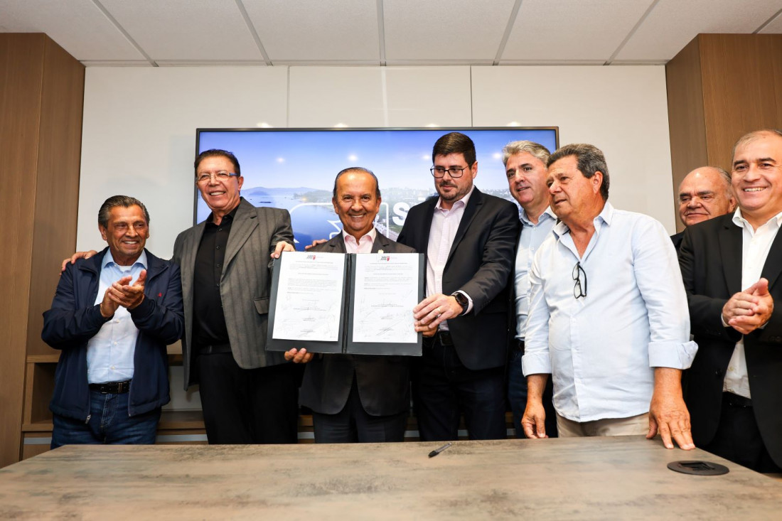 Ato foi acompanhado pelo prefeito de São José, Orvino Coelho de Ávila. pelo presidente da Alesc, deputado Julio Garcia e por outras autoridades da região 